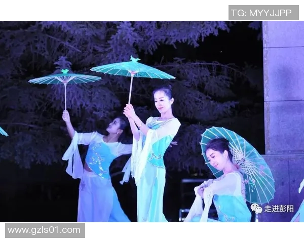 足球明星的杂技表演魅力揭秘让你惊叹不已的运动才华与艺术结合 足球明星的杂技表演魅力揭秘让你惊叹不已的运动才华与艺术结合