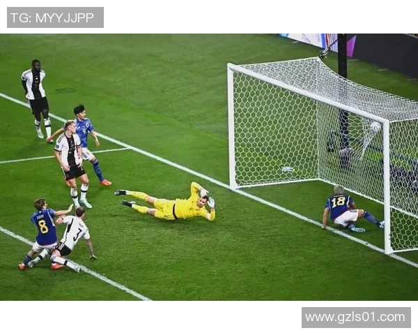 足球明星意外遭雷击瞬间视频曝光引发网络热议与关注